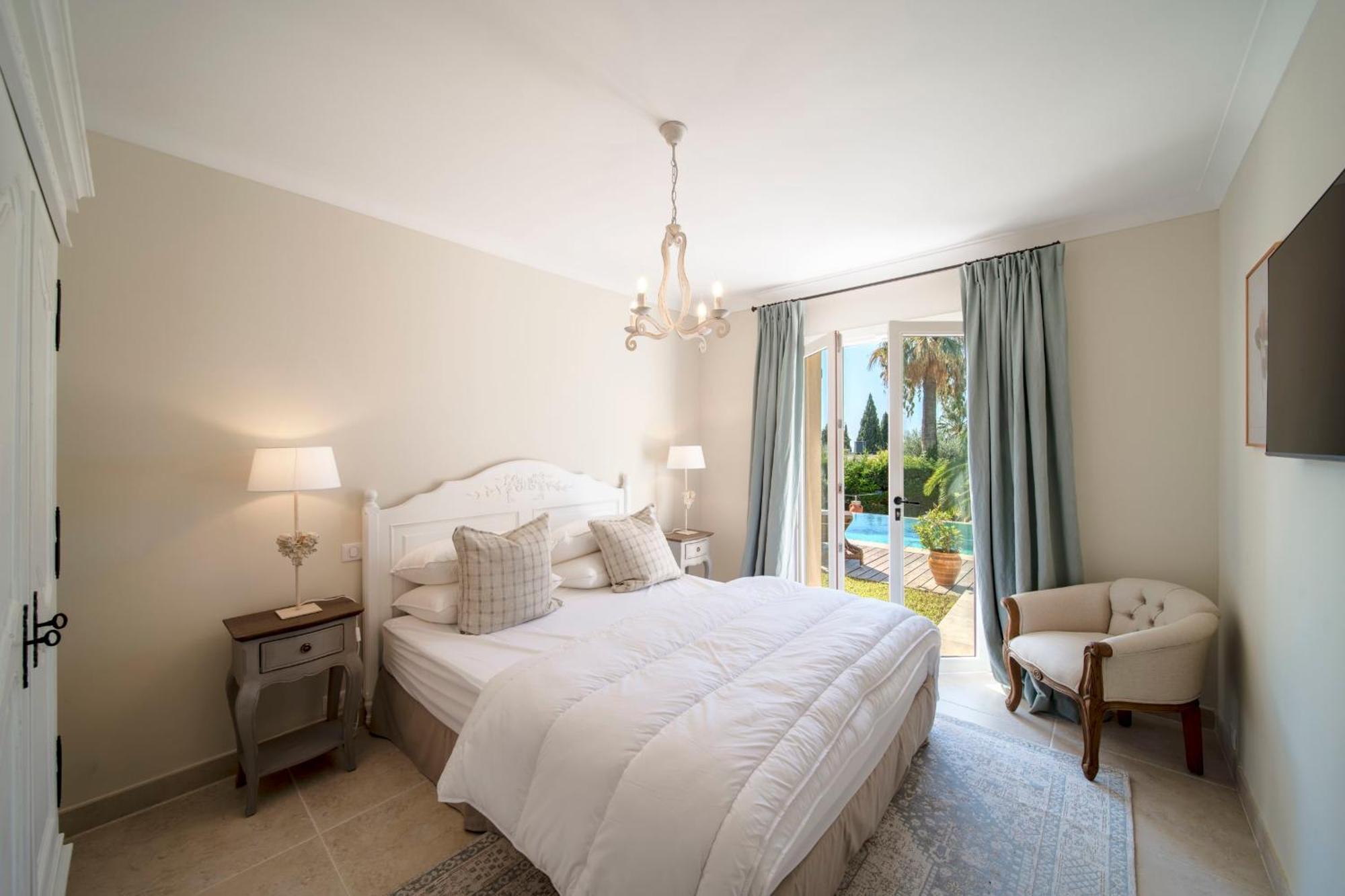 Luxury - Stunning 5 Bedroom To Rent Cannes
